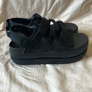 Icon classic platform Sandal